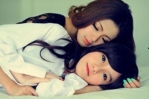 女女同性视频,视频中的真挚情感与生活片段