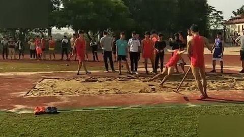 三级跳教学视频,轻松掌握跳远技巧