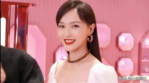 女明星吃瓜爆料,女明星揭秘幕后真相，吃瓜爆料引热议