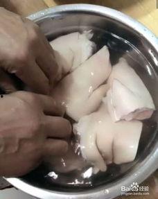脆皮猪脚的做法视频,外酥里嫩，香气扑鼻，家人朋友都夸赞！