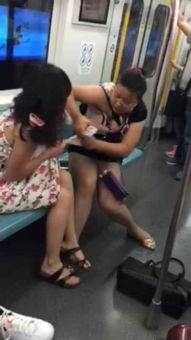 两女视频,温情脉脉，友谊长存