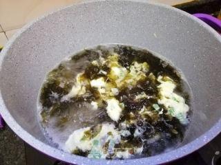紫菜汤的做法视频,一学就会！紫菜汤简易做法大公开