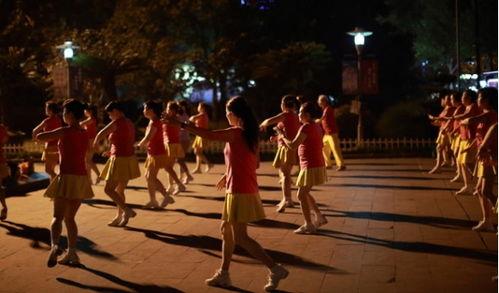 大妈跳舞视频,活力四射，舞动人生