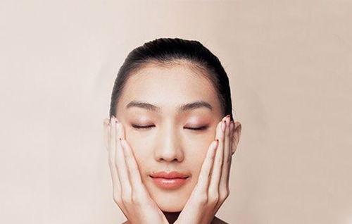 自己按摩脸部简单视频,焕发青春活力——跟我学脸部按摩