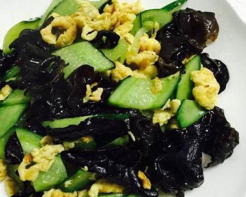 黑料吃黑瓜,黑料与黑瓜背后的真相