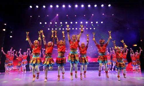 花儿朵朵开舞蹈视频,舞蹈视频中的青春活力与艺术魅力