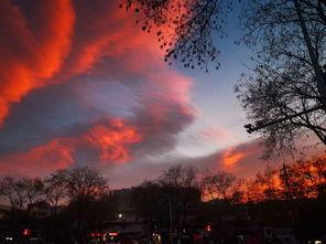 关于火烧云的视频,壮丽天象的视觉盛宴