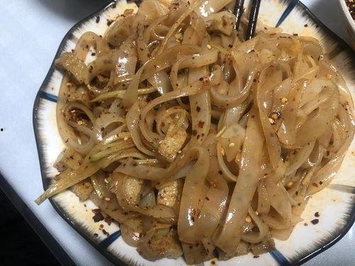 擀面皮的做法视频,轻松学会家常美味