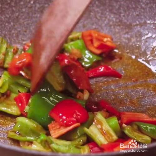 烧茄子视频教程,色香味俱全的茄子烹饪秘籍