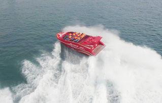 快艇视频,快艇激流勇进，捕捉速度与激情的完美瞬间