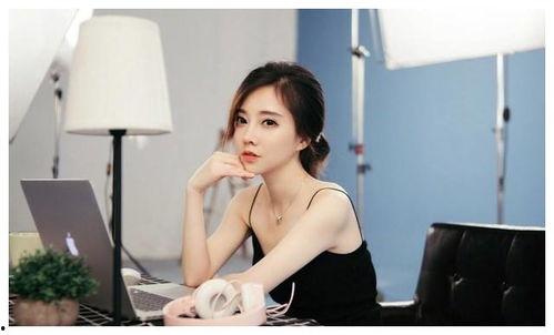 冯提莫视频,揭秘网红背后的真实生活